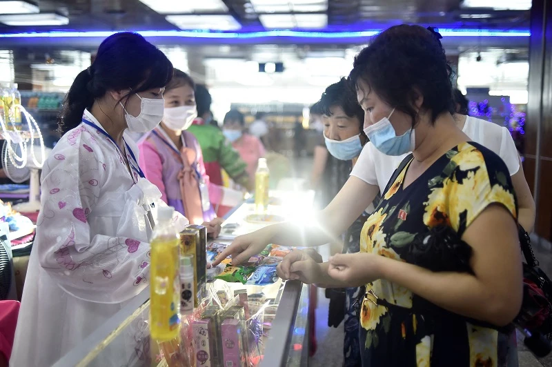 宣稱抗疫戰取得「輝煌勝利」　朝鮮短暫「防疫期」引出三個疑點
