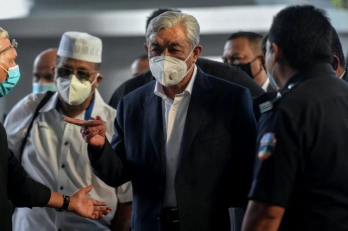 阿末扎希否認600萬令吉「捐贈」　是作為批准護照晶片供應合約