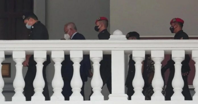 助理否認納吉轉至雙溪毛糯監獄