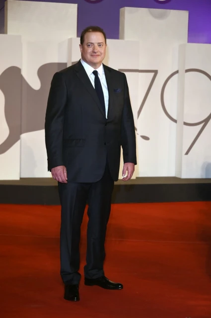 復出首作驚艷威尼斯「全場鼓掌6分鐘」　布蘭登費雪感動落淚