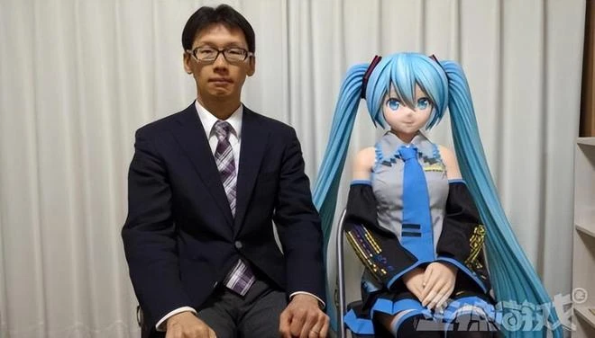 日本宅男帶「老婆」去逛迪士尼，卻遭拒絕？網友：做人不厚道！