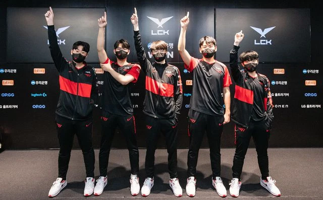 英雄聯盟：T1和GEN會師LCK總決賽，Faker和主教練談論隊伍情況