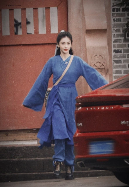 峨眉山素顏出行被偶遇　Angelababy零修圖照曝光