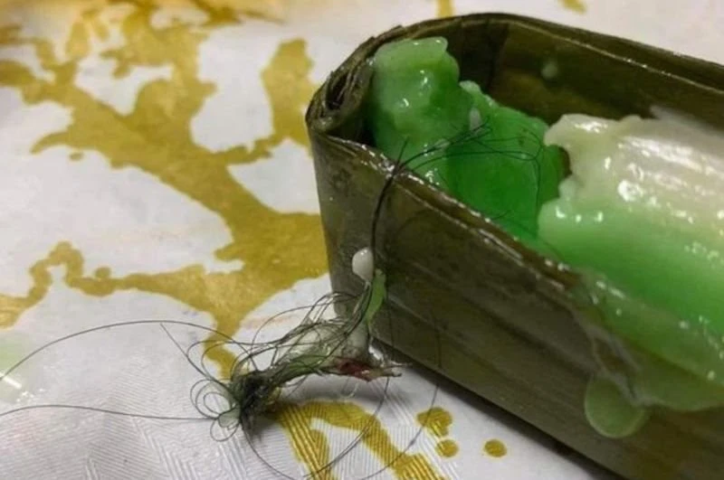 下令炒麵有蟲齋月市集攤位關閉　諾希山：將控糕點發現頭髮生產商