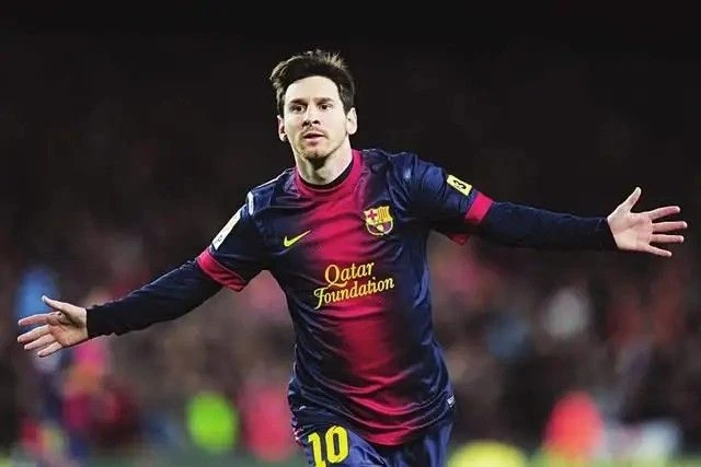 在遊戲中拿到一支足球隊的版權究竟有多困難?