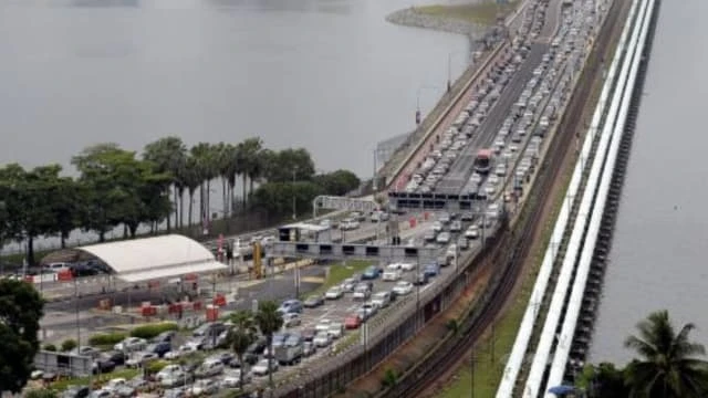 柔擬增加摩托車道至75條 周末允轎車用長堤羅厘通道