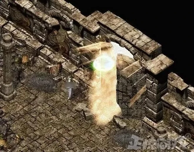 和老闆一起玩網遊，合作組隊偷襲爆裝備，因不歸還遭全服追殺