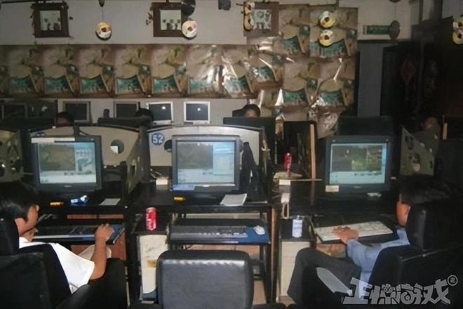 和老闆一起玩網遊，合作組隊偷襲爆裝備，因不歸還遭全服追殺