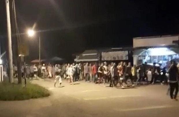 逾500名外勞逃出扣留營穿越大道　4成人2小孩被車撞斃