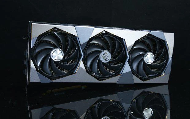 用料紮實散熱強勁的超旗艦 微星RTX 4090超龍評測