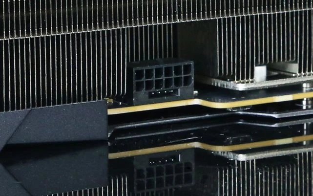 用料紮實散熱強勁的超旗艦 微星RTX 4090超龍評測