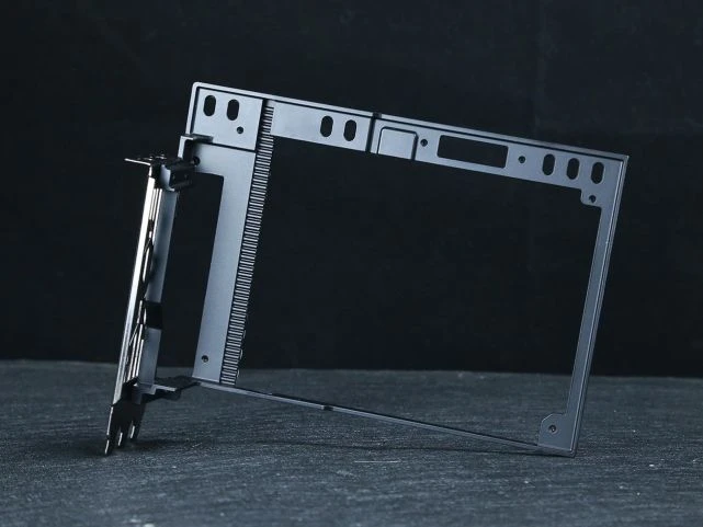 用料紮實散熱強勁的超旗艦 微星RTX 4090超龍評測