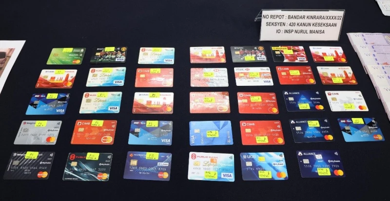 警搗破買賣銀行卡集團　捕10男女起獲38張銀行卡