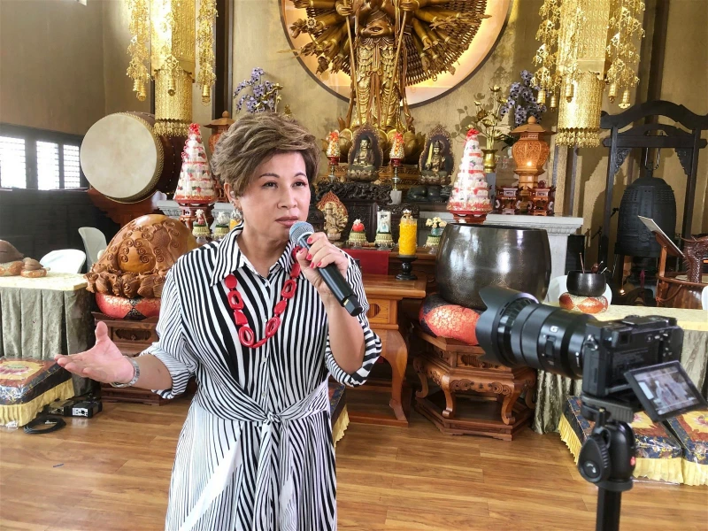 洞如法師號召眾星參與網上慈善演唱會　黃一飛全家出動獻聲