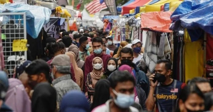 網傳不對未戴口罩者開出罰單 警證實是假消息