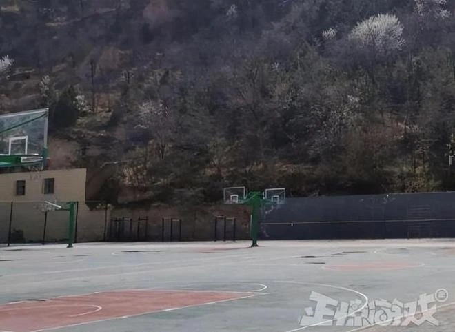 魔獸後最好玩的陣營遊戲，為參加陣營大戰，三個摔傷兩