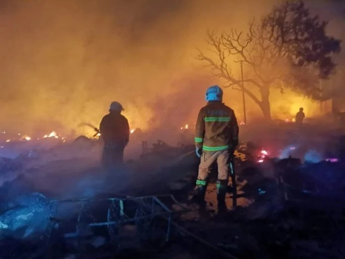 大火夜襲仙10排臨時居所　數百人再次無家可歸