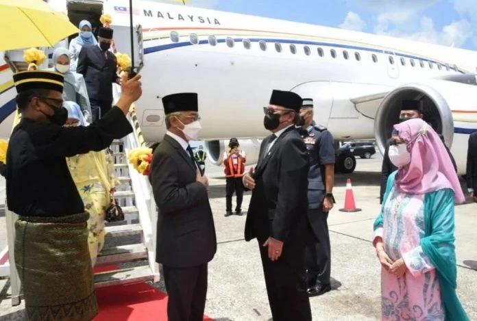 國家元首抵古晉 展開2天訪砂之行