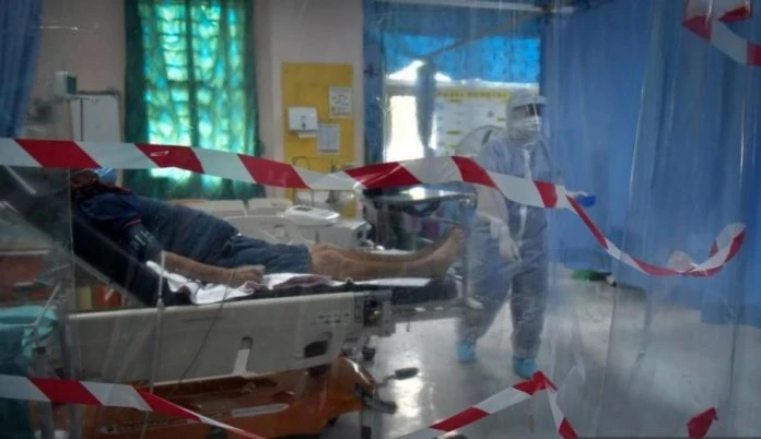 新冠病床使用率連3天未過半 確診亡例降至近2個半月低位