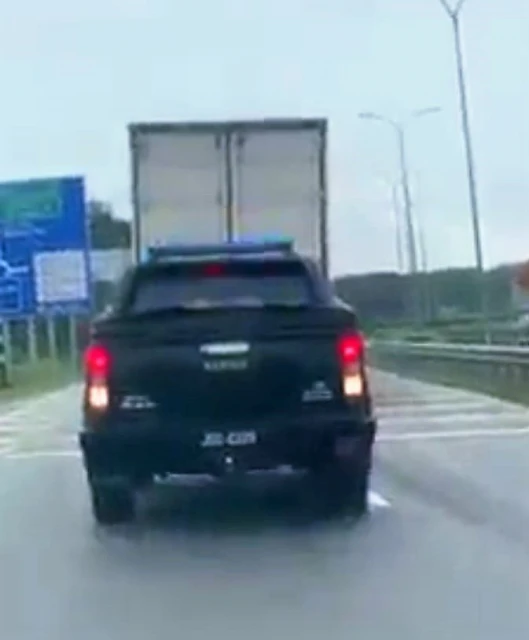 華男載私酒拒捕撞警車　關稅局官員開槍逼停