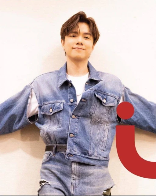 香港學生疫下應考英文科　周潤發跑步經過向考生揮手打氣