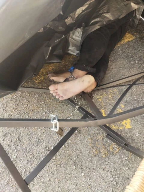 男子左腳被鐵鏈捆綁　離奇墜樓身亡