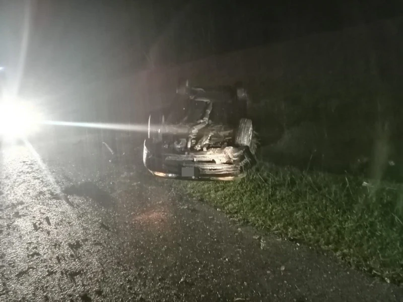 5車連環撞致2車翻覆　13人受輕傷送院治療