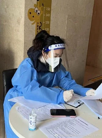 孫儷高顏值親妹奔前線做志願者　清純樣貌被網贊漂亮