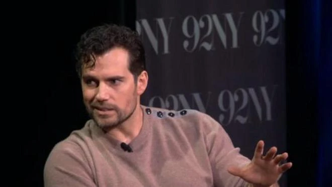 亨利卡維爾沉迷《全面戰爭：戰錘3》