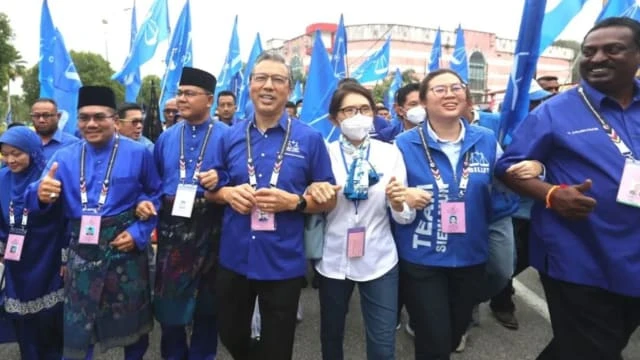 廖中萊重出江湖再戰文冬 昔日恩師戰友紛出動聲援