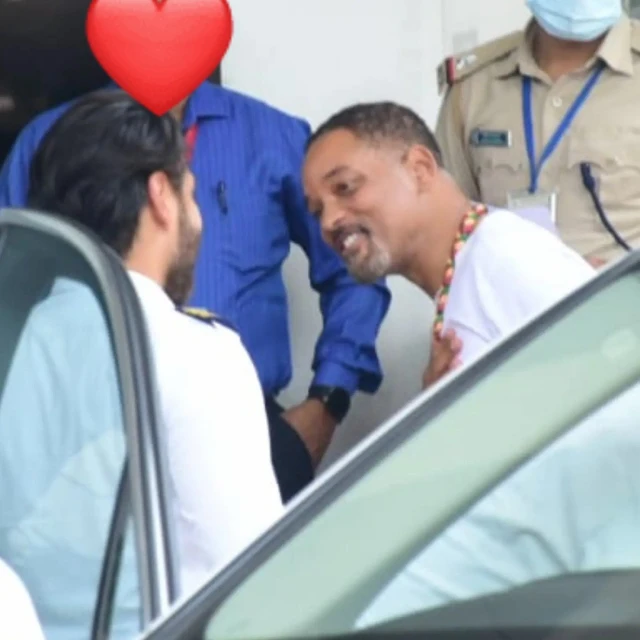 「巴掌風波」後現身機場　韋爾史密夫一頭白髮顯滄桑