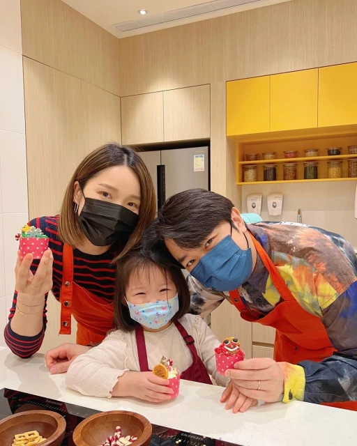 李亞男曬與2愛女合照　大女兒Gabby被贊又長高了