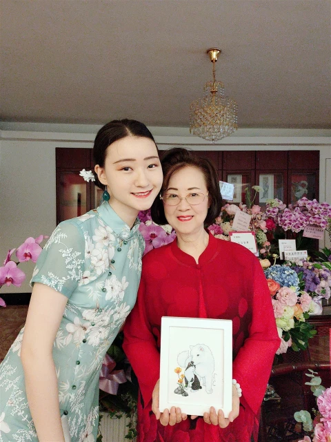 瓊瑤高顏值孫女曝光　逾3億豪宅「可園」清拆前大公開