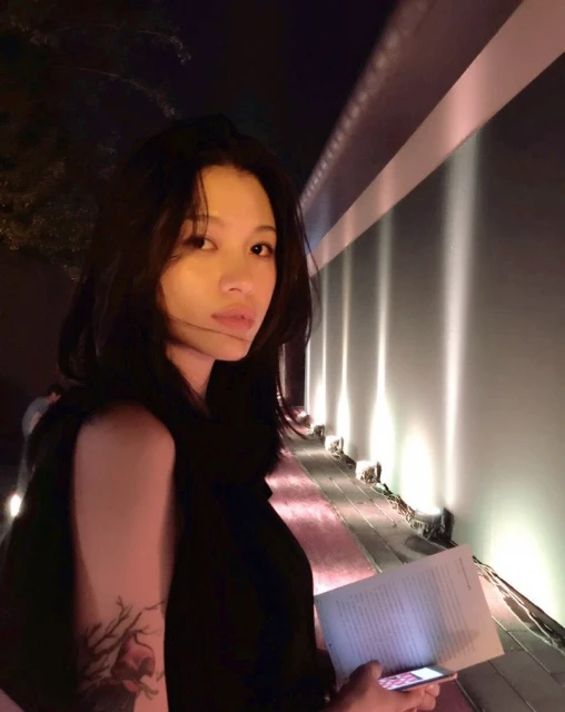 汪峰舊愛葛薈婕上傳「淋浴片」惹議　網傻眼：也太大膽了