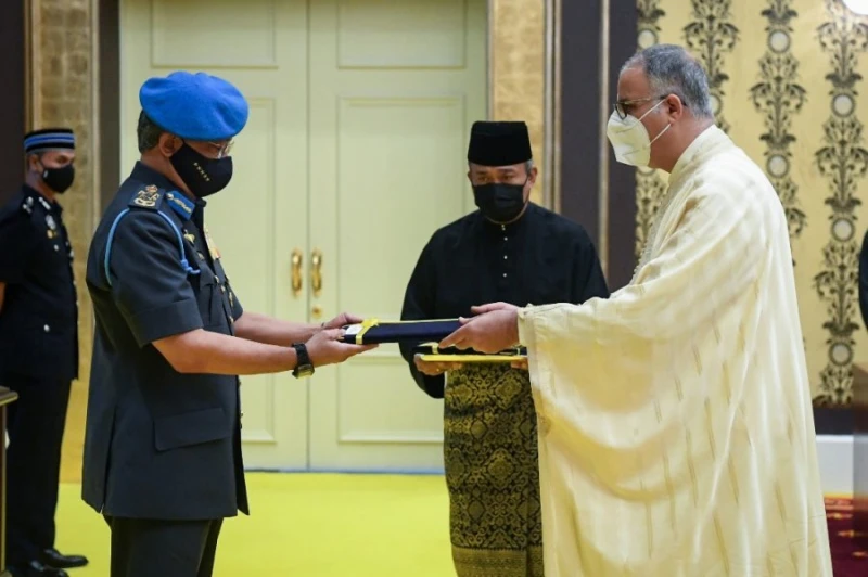 19駐馬使節向元首遞交國書