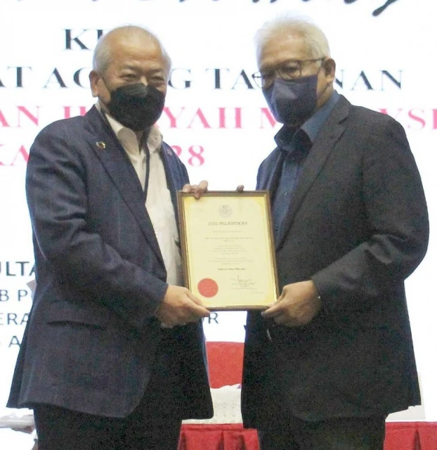 華總會長吳添泉與財政陳建順 受委防範罪案基金會沙巴與吉隆坡聯委會主席