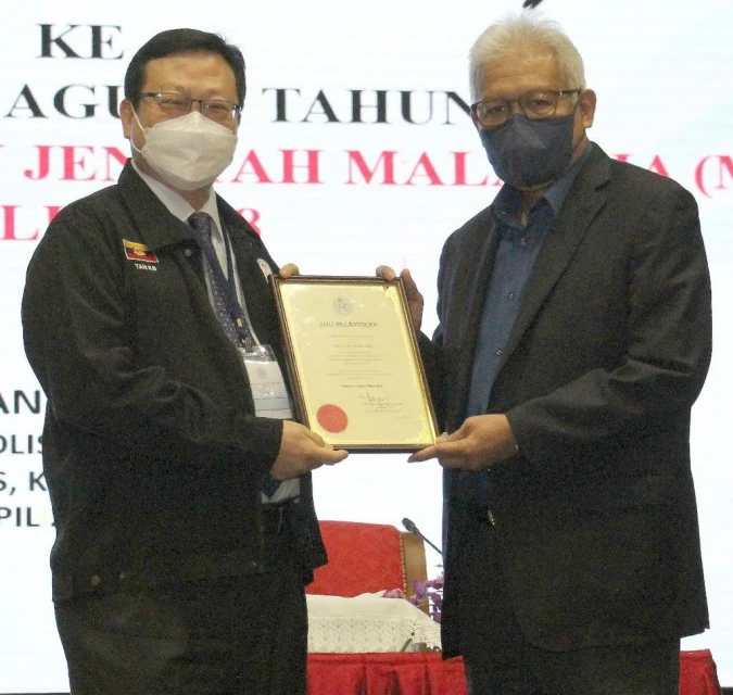 華總會長吳添泉與財政陳建順　受委防範罪案基金會沙巴與吉隆坡聯委會主席