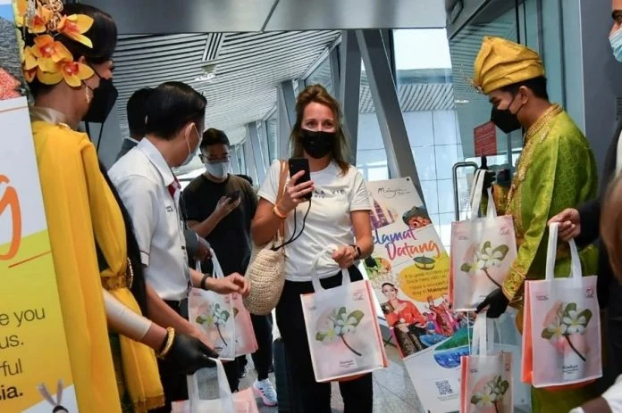 旅遊部:邊境重開首4天逾25萬遊客出入我國