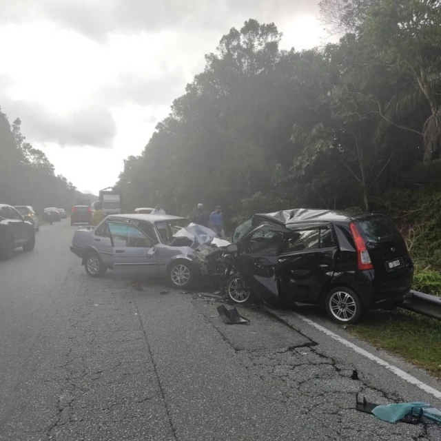 雨天打滑失控撞反方向 2車相撞釀1死3傷悲劇