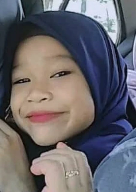 女童以身擋車被碾死　小死者千鈞一髮之時一把推開弟弟