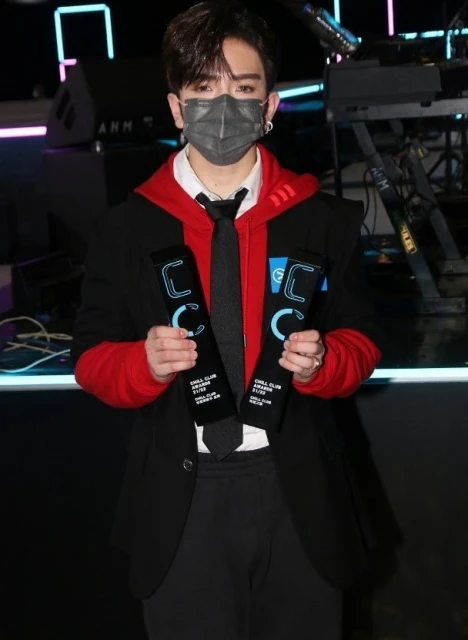 姜濤Anson Lo聯手拆彈　鄭欣宜奪女歌手金獎零負評