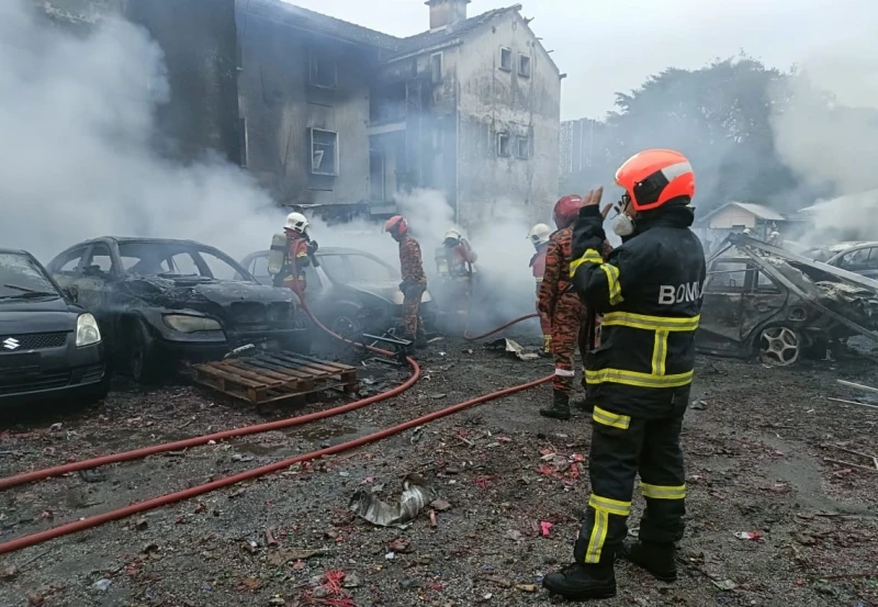 警方銷毀爆竹發生爆炸  殃及3人50車