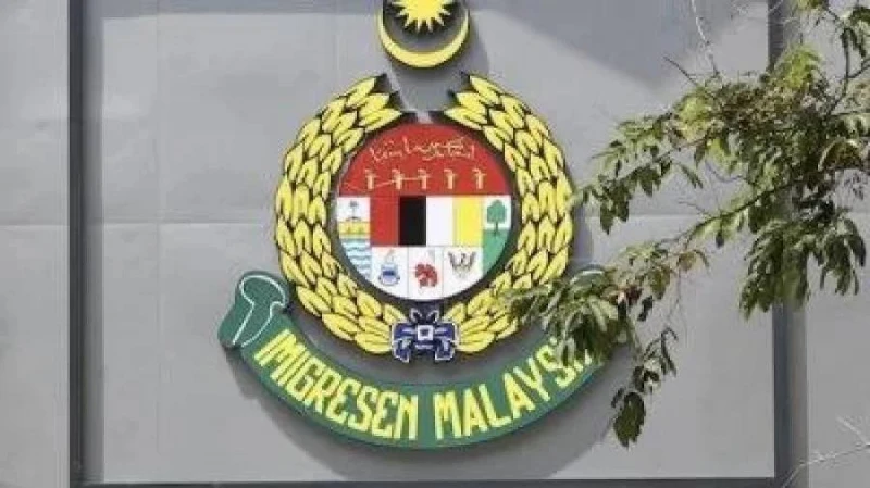 欲更新護照沒帶「線上預約單」 民眾被移民局保安拒門外