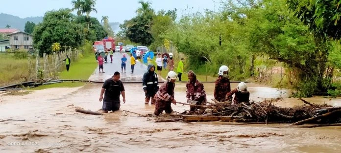 豪雨導致擔布南縣  4甘榜遭遇淹水
