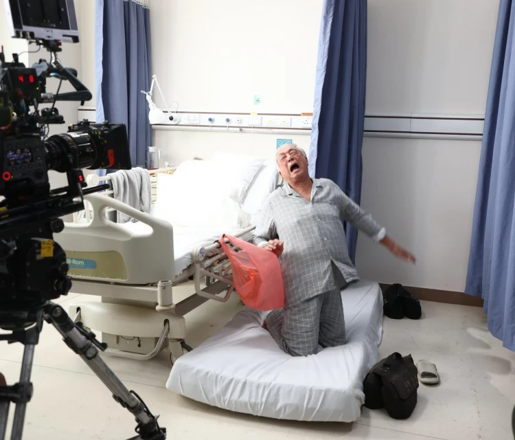 【曾江猝逝】遺作演癌末病人　跌倒尋死全程親身上陣