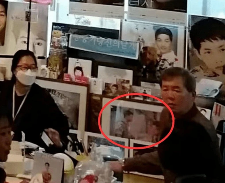 捨不得舊情？　宋仲基老家驚見與宋慧喬合照