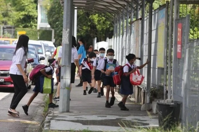 612起學生須穿校服返校上課