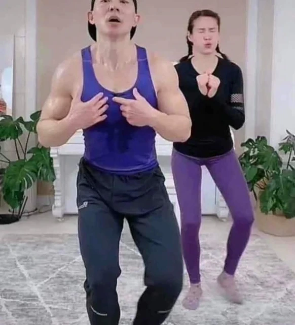 嫁劉畊宏後日常像軍訓　王婉霏「健身操崩潰表情包」成另類焦點