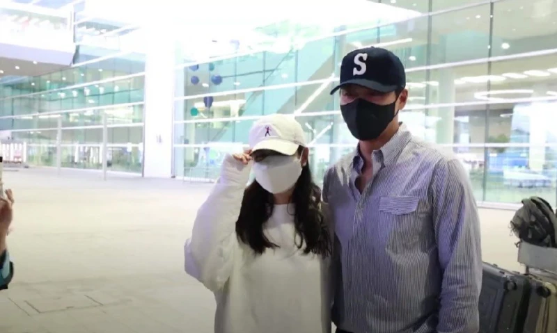 蜜月結束大批媒體接機　玄彬肉身保護孫藝真、答應同框拍攝