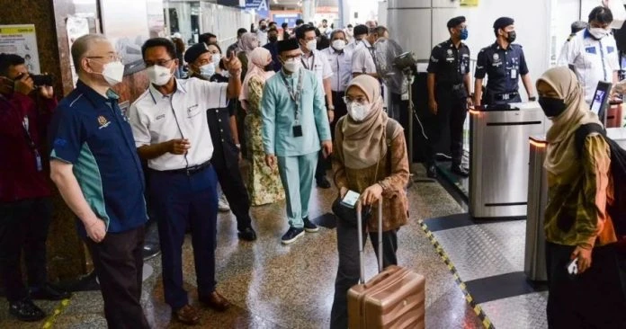 4月23日至5月8日開齋節前後 售出近16萬張火車票